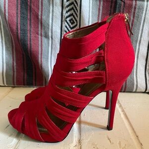BCBG Red Sz 9 Heels NWOB